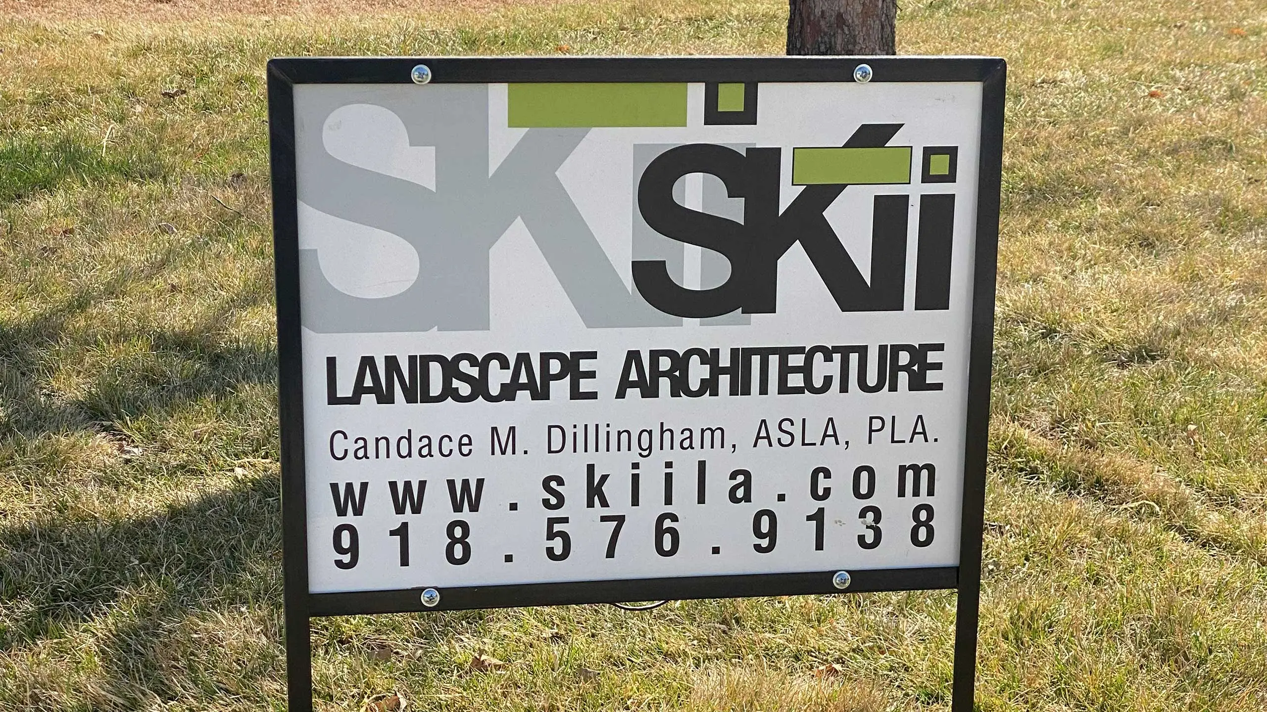 Custom Industrial Signs and Displays 15
